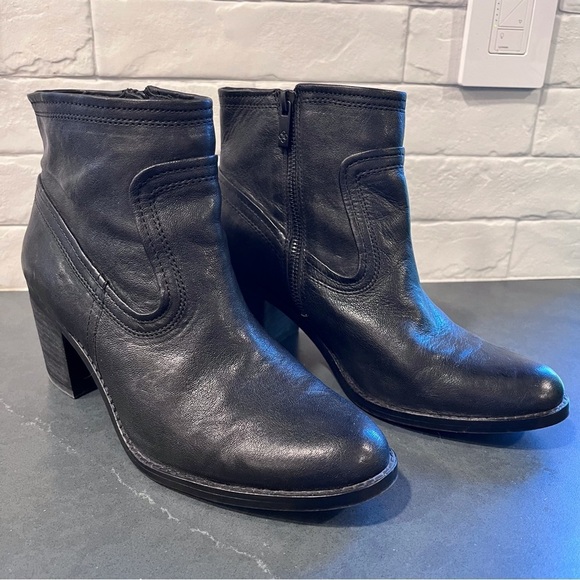 Arturo Chiang sz 8.5 black leather western style heeled ankle booties - Picture 3 of 16